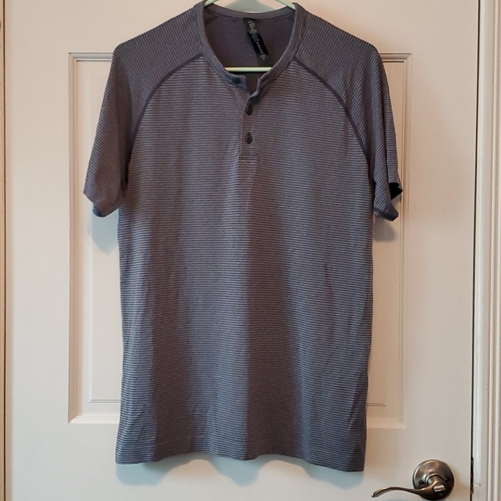 Mens M Lululemon Henley